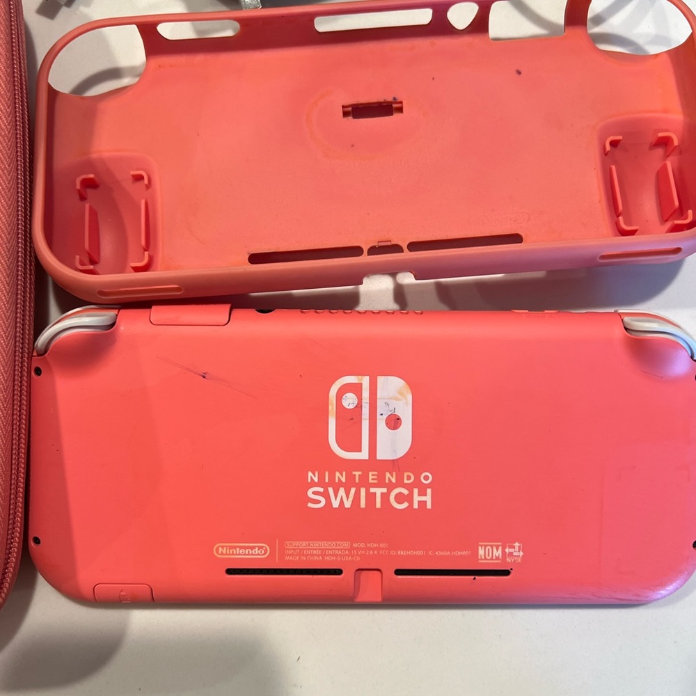 Nintendo switch - Picture 2 of 3